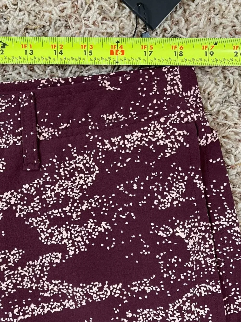 Under Armour Men’s Golf Printed Athletic Shorts Burgundy, Size 38 (New)